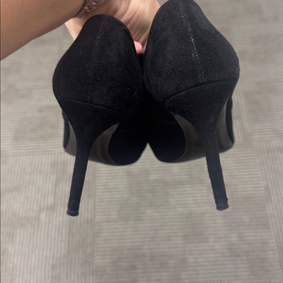 Stuart Weitzman Aohki Black Suede Bow Heels, size 7 - Picture 11 of 13